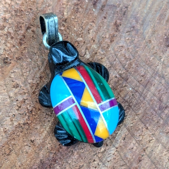 Native Inlaid Turtle Gemstone Pendant - Picture 2 of 9